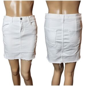 J Brand white denim skirt. Size 25